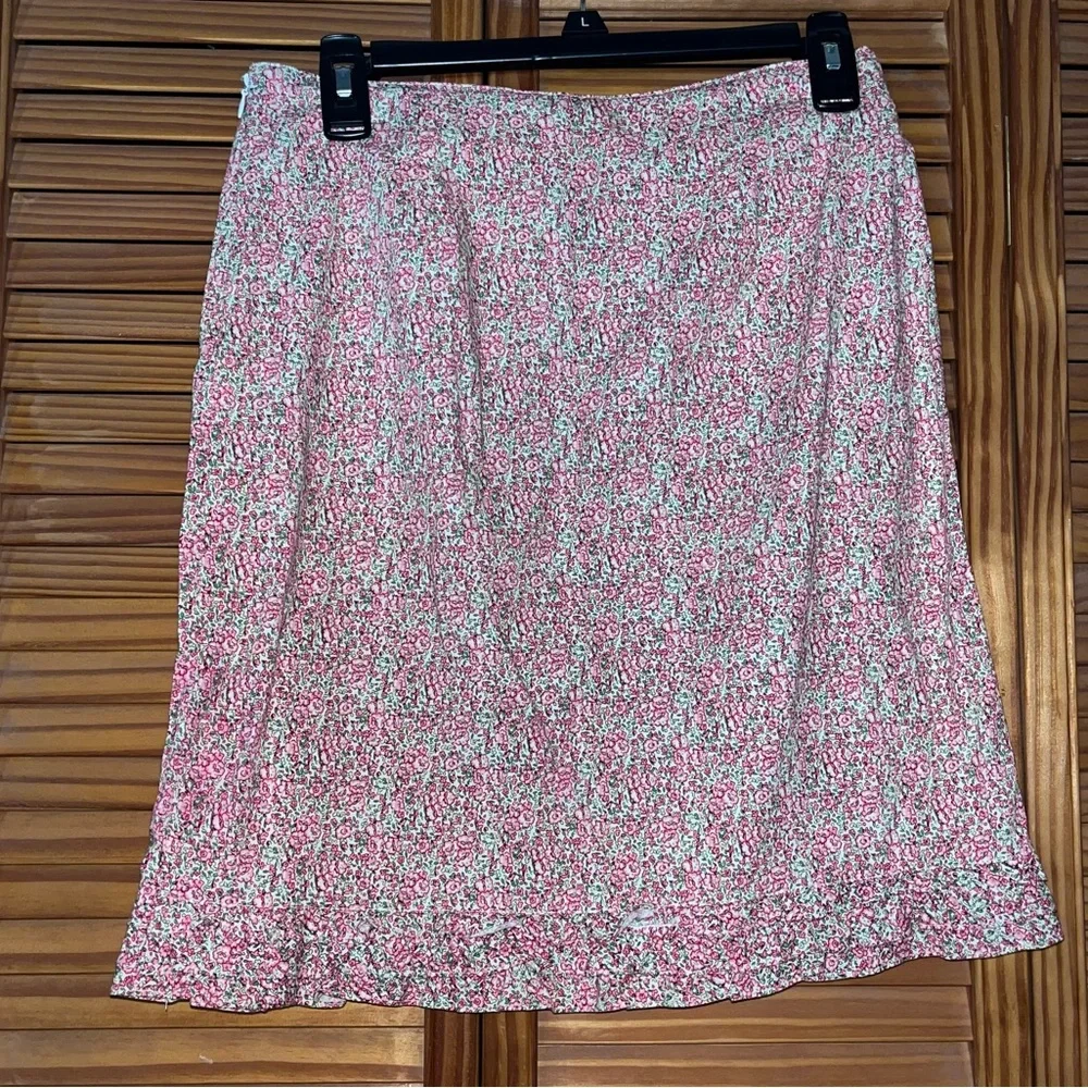 American Eagle Outfitters Size 2 Floral Pattern Skirt with Ruffle‎ Trim